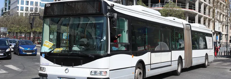 bus touristique pour explorer Rennes